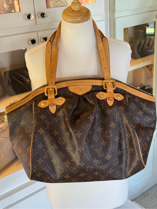 Louis Vuitton Handbags - Louis Vuitton Tivoli GM Brown Monogram Canvas Tote. Authenticated.